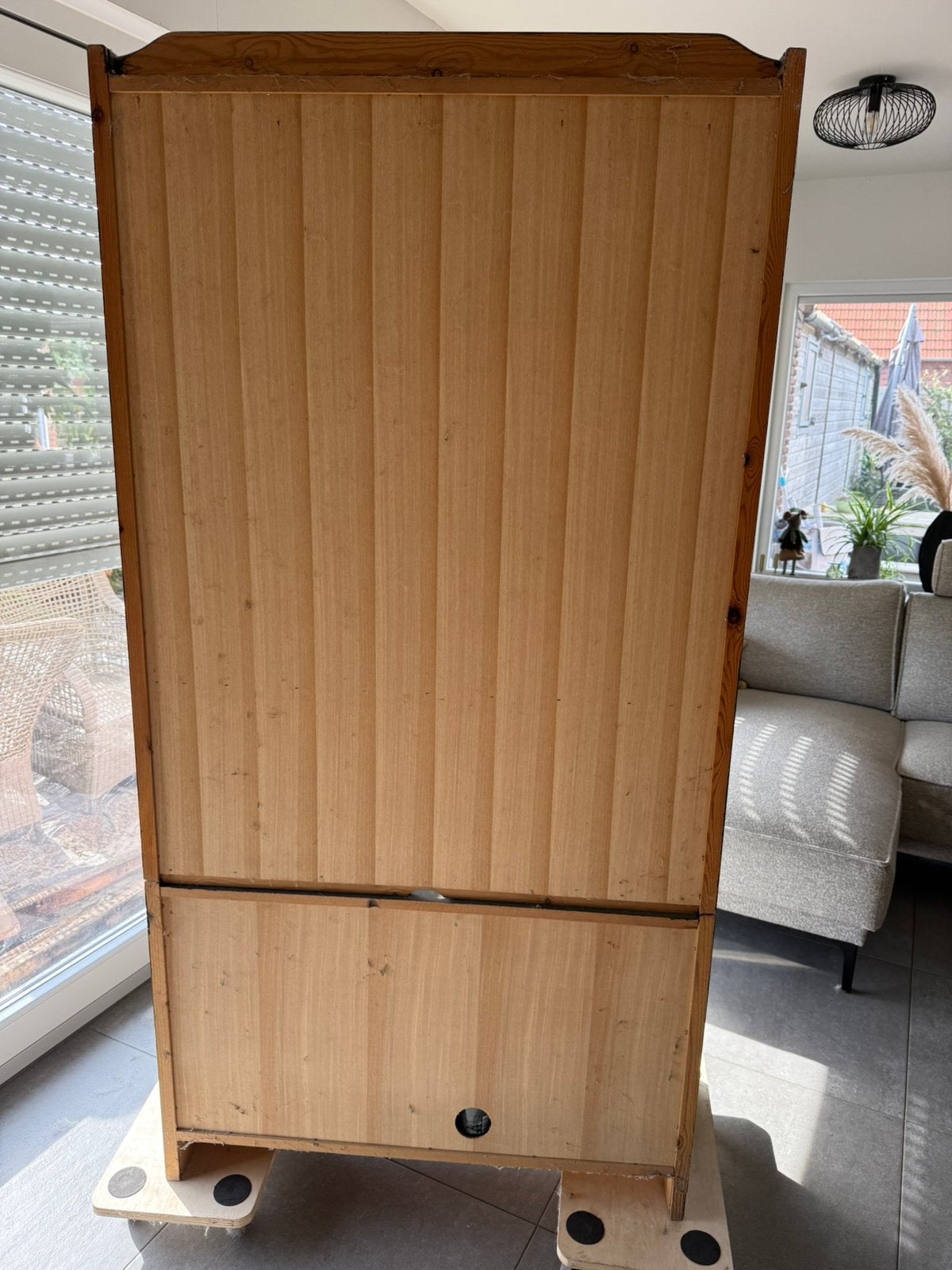 Gratis af te halen zwarte houten kast, Ophalen, 150 tot 200 cm, 25 tot 50 cm, Gebruikt