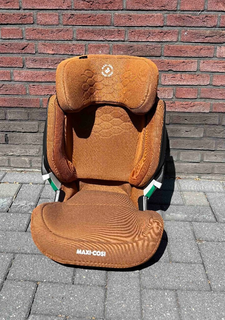 Maxi-Cosi Kore Pro i-Size Autostoel - kleur: Cognac, Ophalen, Gebruikt, 15 t/m 36 kg, Zijbescherming