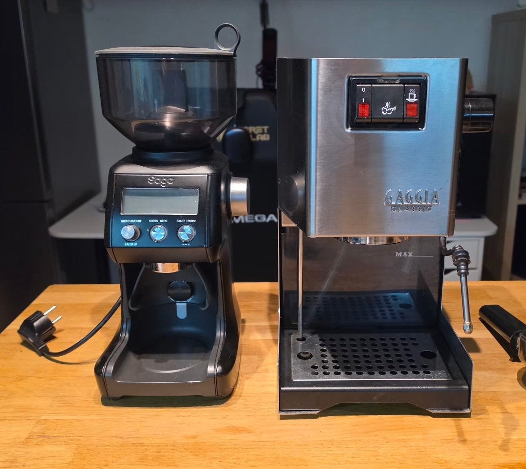 Gaggia Classic + veel accessoires - Bonenmaler gratis, Witgoed en Apparatuur, Koffiezetapparaten, Ophalen, Gebruikt, Espresso apparaat