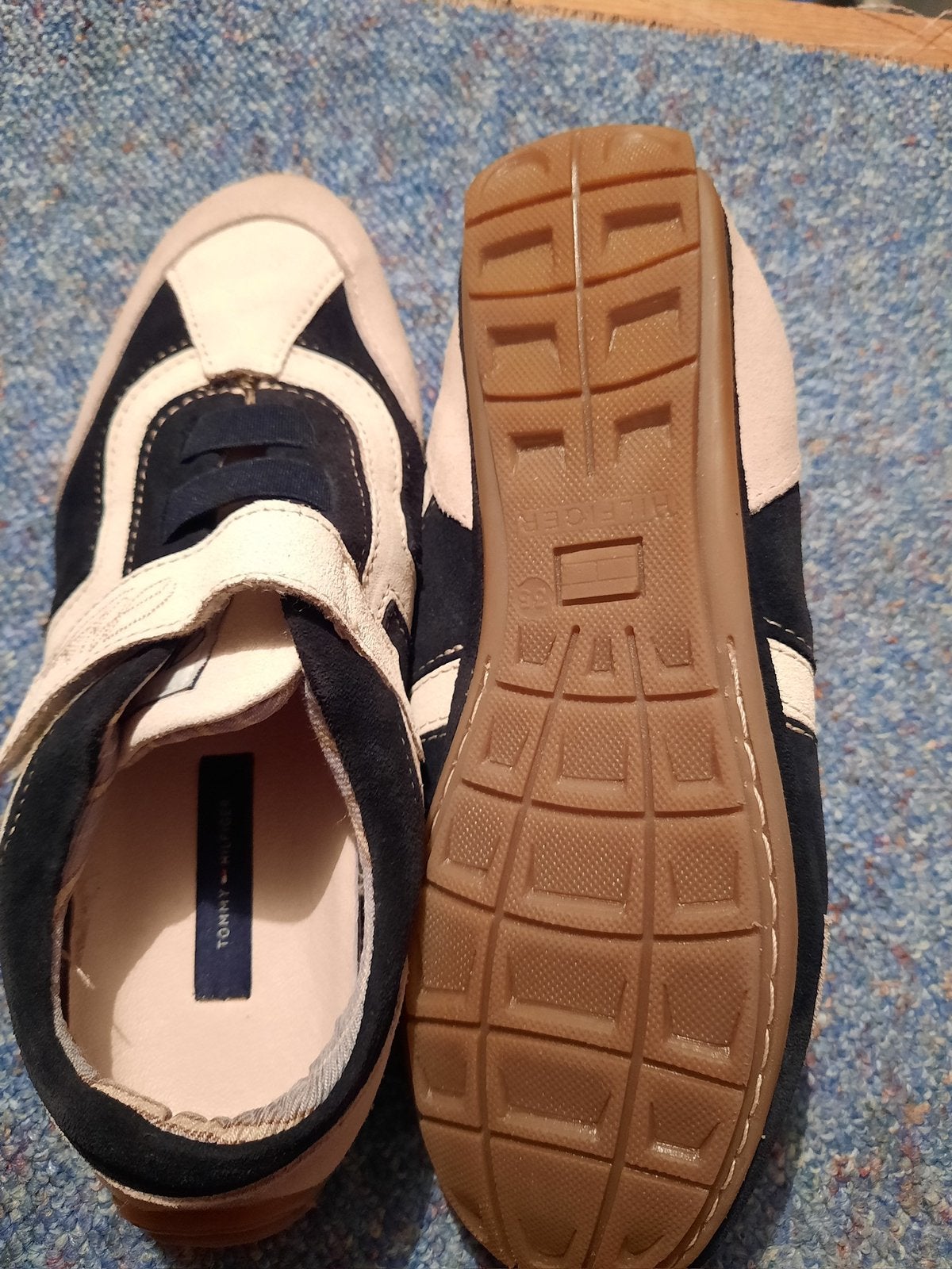 Nieuw Tommy Hilfiger schoenen 35maat zachte leer , antislip, Ophalen of Verzenden, Nieuw, Jongen, Schoenen