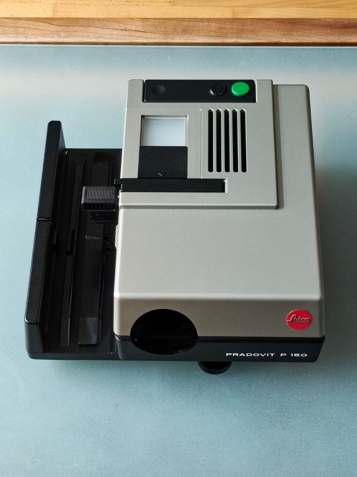 Leica Pradovit P 150 diaprojector, Ophalen of Verzenden, Zo goed als nieuw