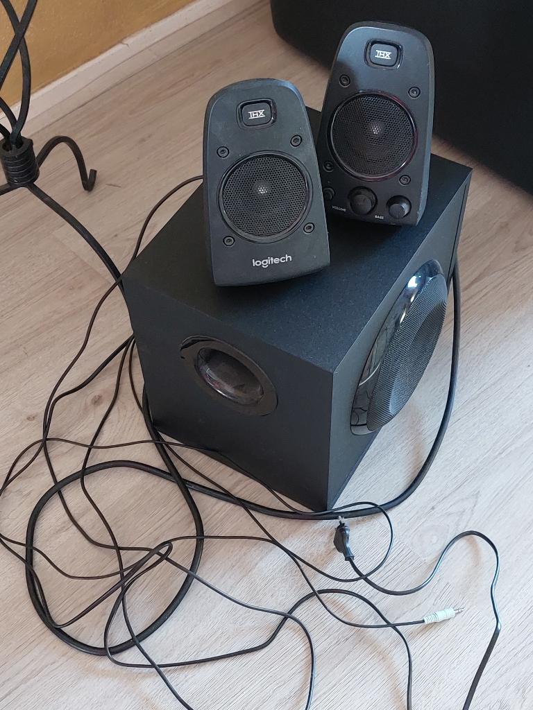 speaker systeem/serround set logitech, Overige merken, Soundbar, 70 watt of meer, Ophalen of Verzenden