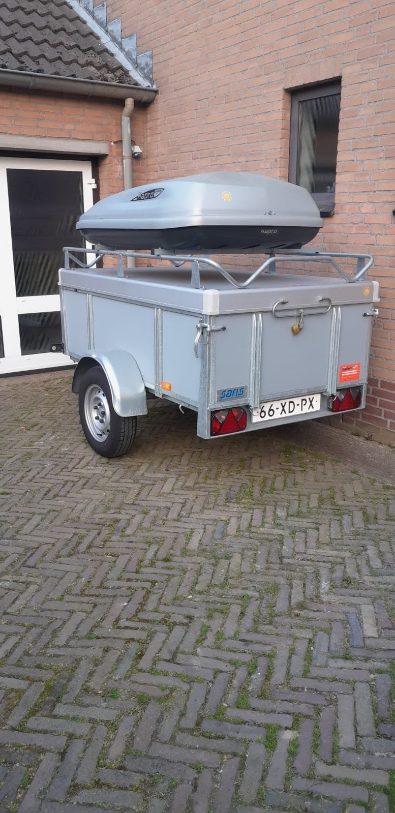 Saris aanhangwagen met dakkoffer en grote Karsten tent, Ophalen, Gebruikt