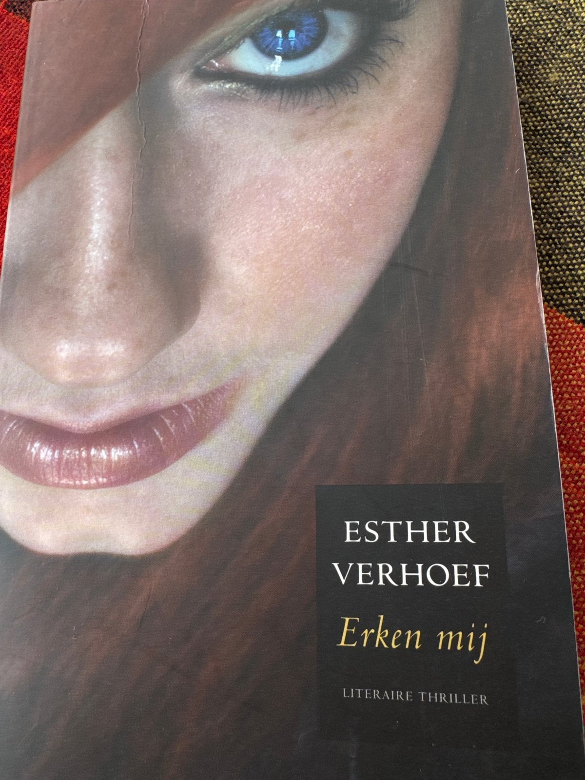 Erken mij - Esther Verhoef (Literaire thriller), Ophalen of Verzenden, Gelezen, Nederland