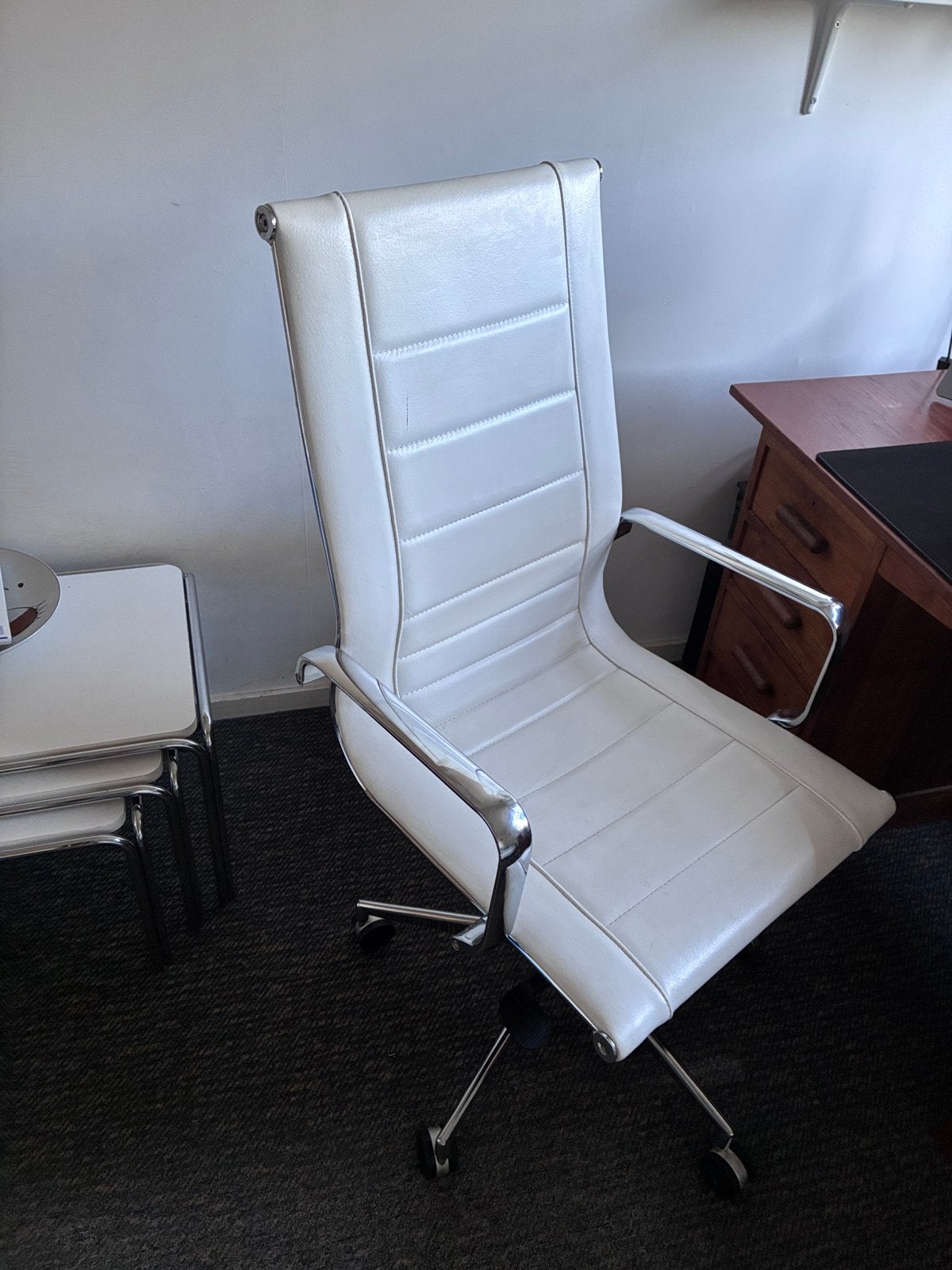 Witte leren Bureaustoel met Chroom Eames Vitra style, Ophalen, Gebruikt, Wit, Bureaustoel