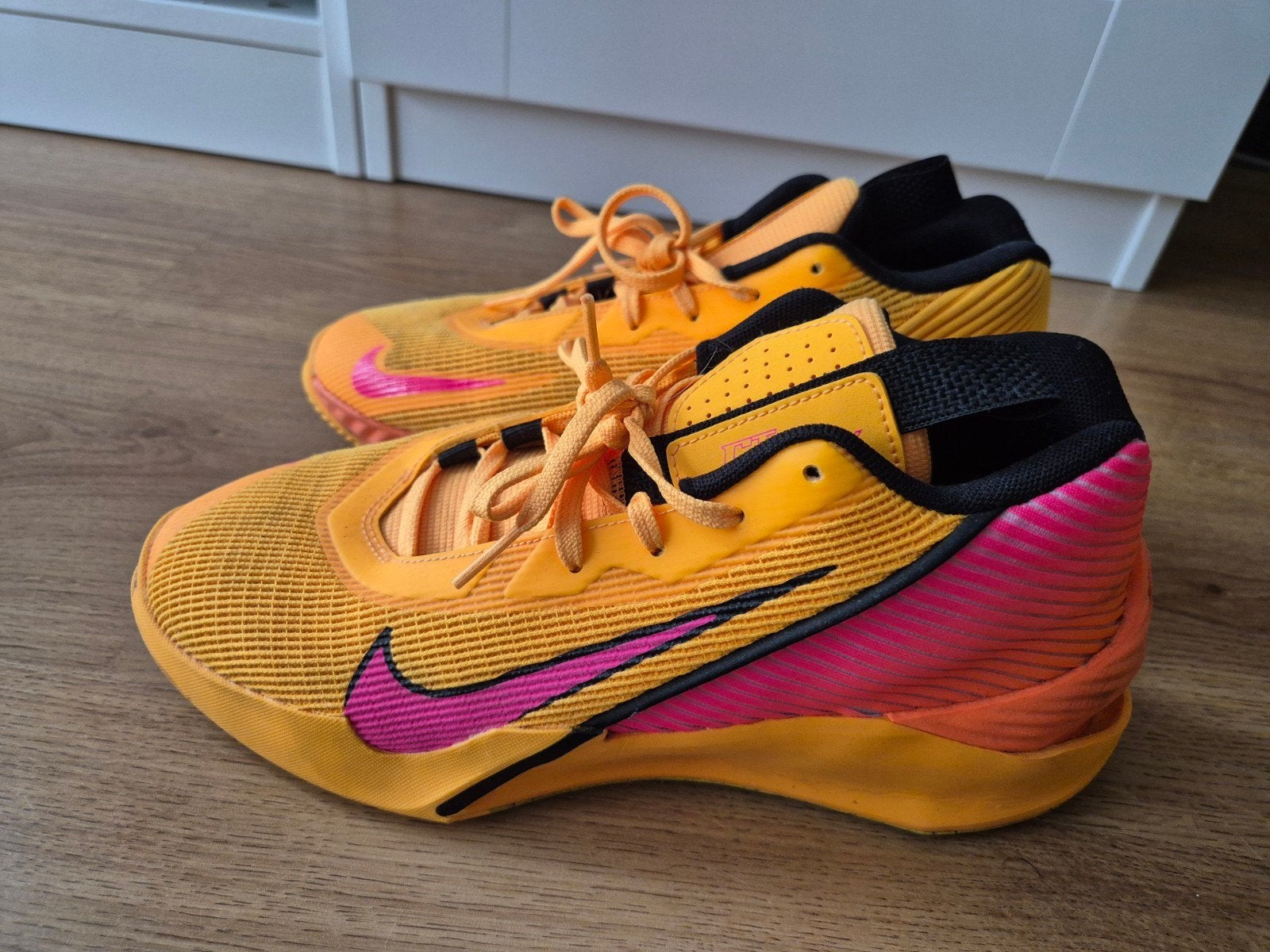 Nike basketbalschoenen maat 40 zgan, Ophalen of Verzenden, Zo goed als nieuw, Schoenen