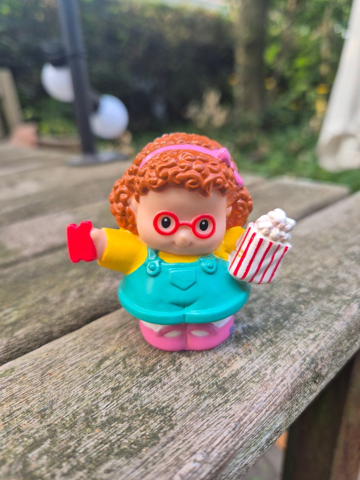 Fisher-Price Little People meisje met popcorn - 6 cm, Ophalen of Verzenden, Gebruikt
