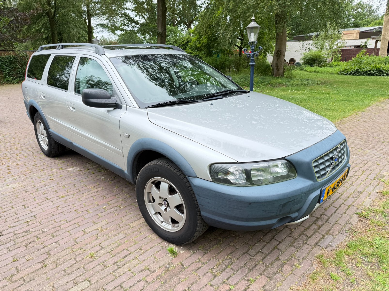 Volvo 2003 Grijs, Automaat, 1800 kg, 2521 cc, Leder