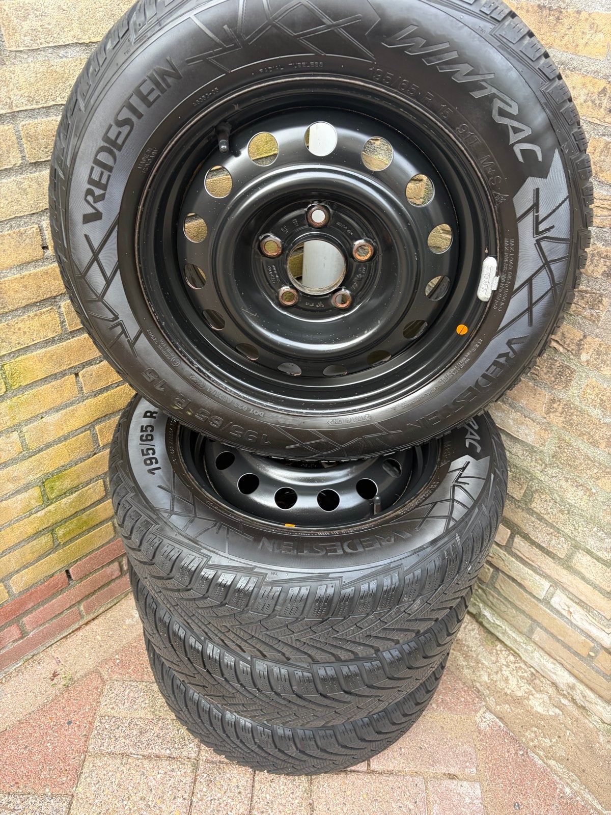 Vredestein Wintrac Winterbanden 195/65 R15 op stalen velgen, Ophalen, Gebruikt, 15 inch, Banden en Velgen