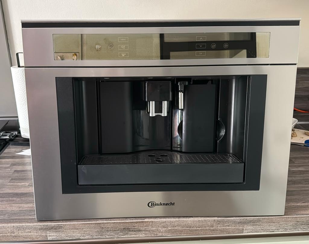 Inbouw koffiemachine met bijhorende montage bijbels, Witgoed en Apparatuur, Koffiezetapparaten, Ophalen, Zo goed als nieuw, Koffiemachine