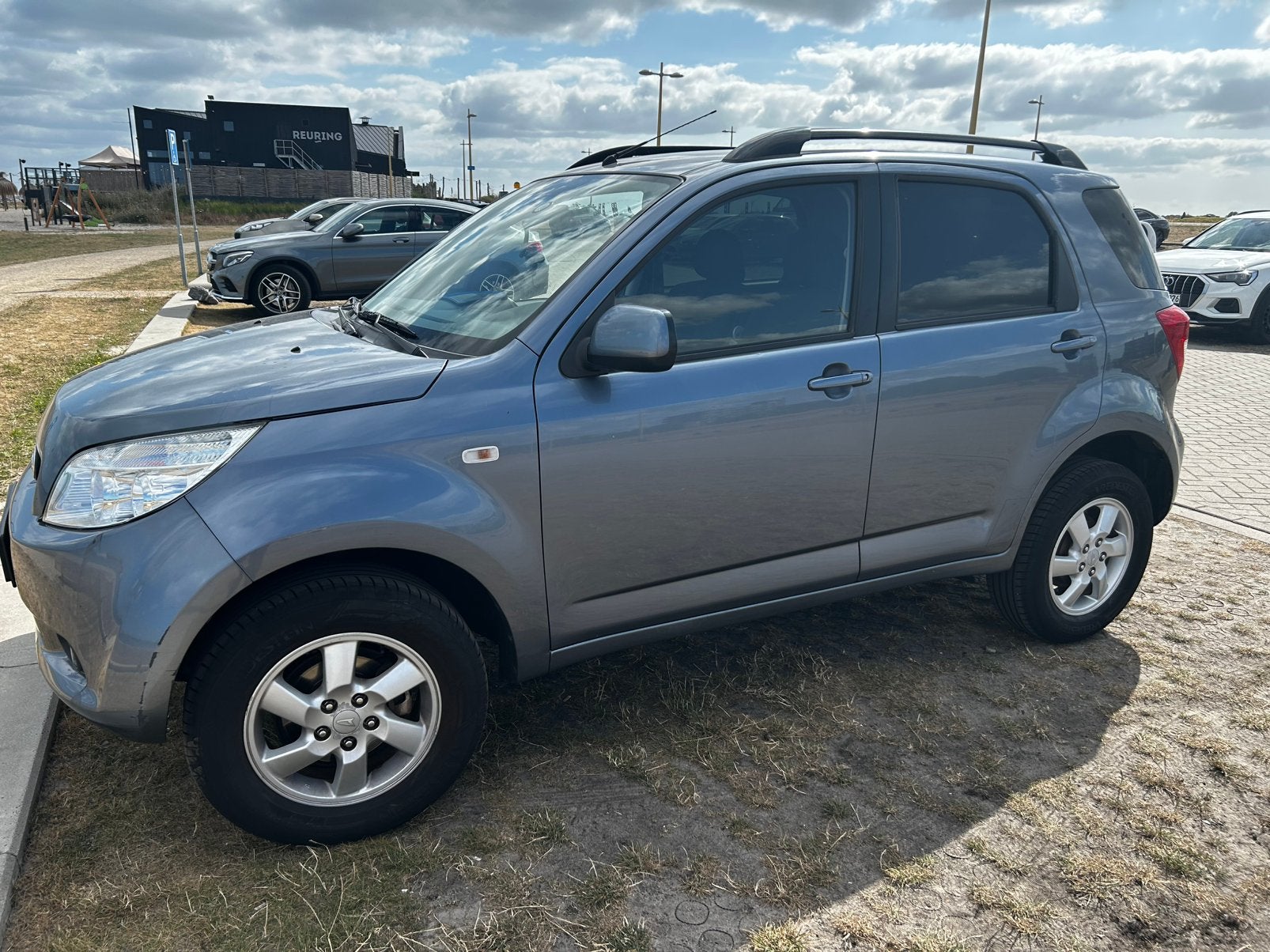 Daihatsu Terios 1.5 2WD 2007 Grijs, 13 km/l, 1350 kg, Achterwielaandrijving, 400 kg
