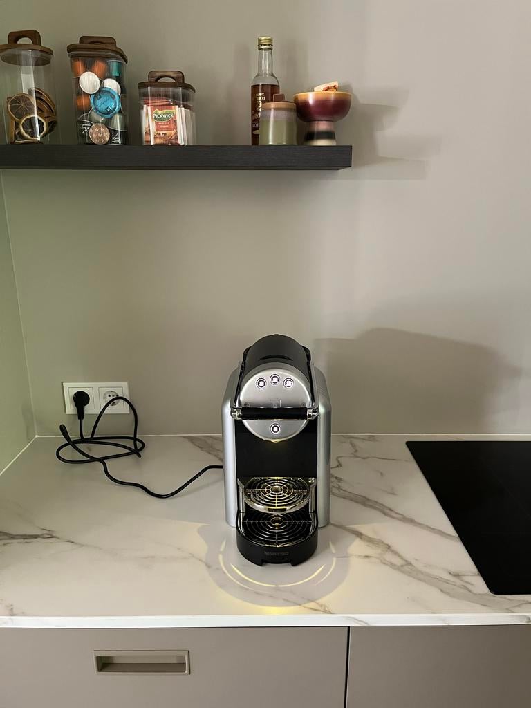 Nespresso Zenius Koffiezetapparaat, Ophalen, Espresso apparaat, Zo goed als nieuw, 1 kopje
