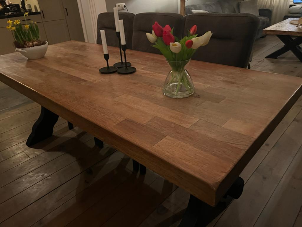 Robuuste eettafel met kruispoot - massief hout, Ophalen, 100 tot 150 cm, Eikenhout, Zo goed als nieuw