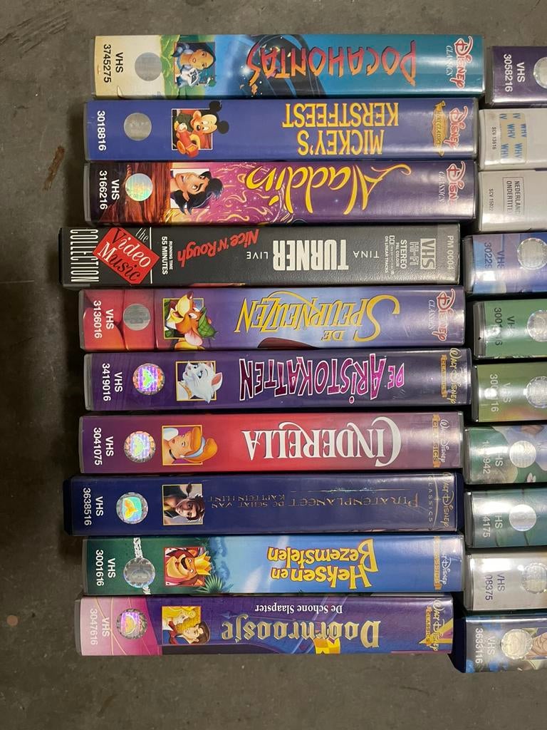 Originele disney video banden 60 stuks, Alle leeftijden, Ophalen of Verzenden, Zo goed als nieuw