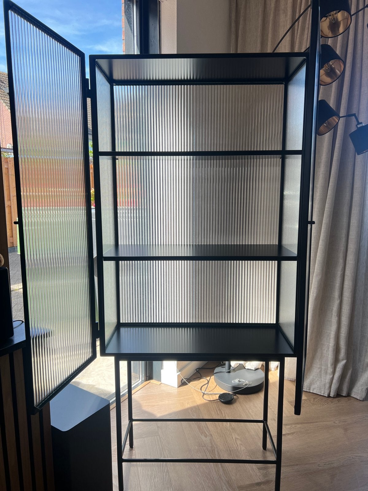 Ferm Living Haze Cabinet Zwart – Design Vitrinekast, Ophalen of Verzenden, Zo goed als nieuw