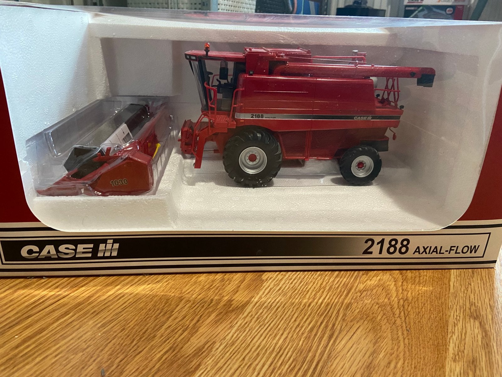 case 2188 harvester combine 1:32, Ophalen of Verzenden, Zo goed als nieuw, Tractor of Landbouw
