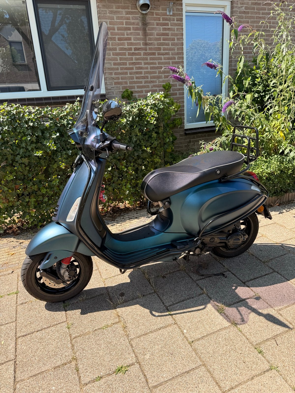Vespa Sprint 2022 kleur kameleon - Weinig kilometers, Ophalen, Zo goed als nieuw, Overige typen, Vespa