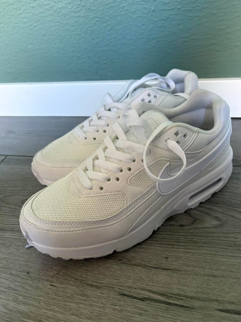Nike air max classics, Ophalen of Verzenden, Zo goed als nieuw, Sneakers of Gympen