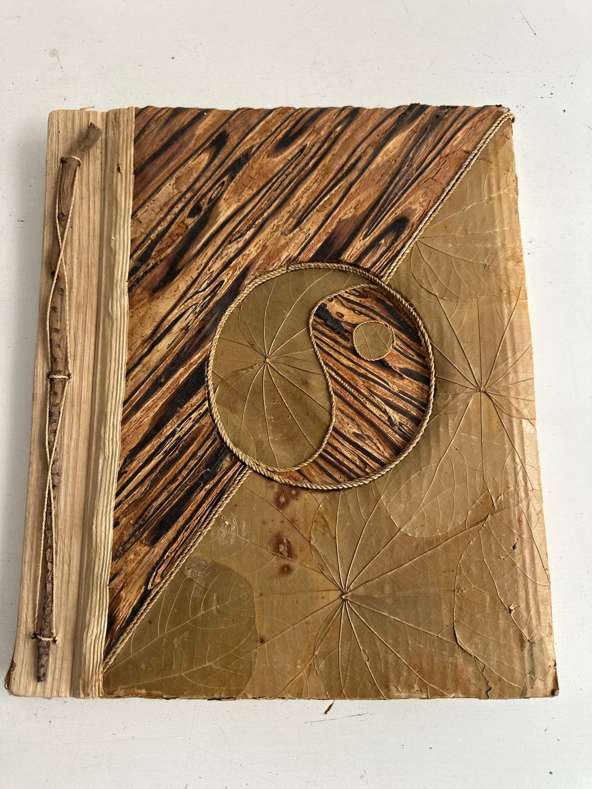 Handgemaakt fotoalbum van bladeren - Uniek exemplaar, Plakboek, Overige merken, Zo goed als nieuw, Handgemaakt