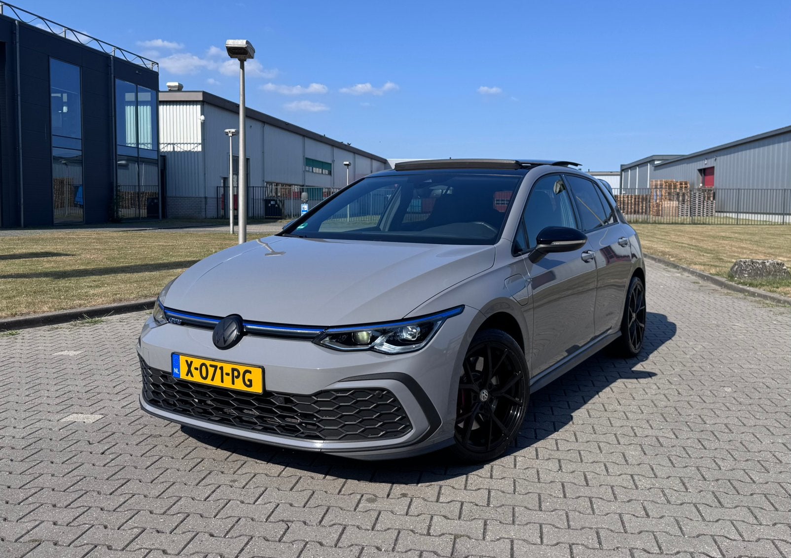 Volkswagen Golf 8 GTE 245 PK DSG | Panoramadak | IQ.Light, Auto's, Euro 6, 4 cilinders, 1524 kg, Parkeerassistent
