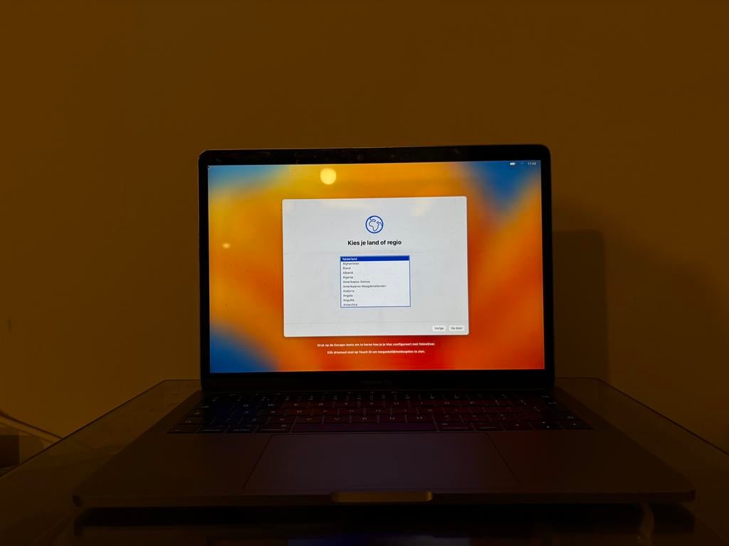 MacBook Pro 2017 met touchbar 13 inch 256 gb, Computers en Software, Apple Macbooks, MacBook Pro, 256 GB, 2 tot 3 Ghz, Qwerty