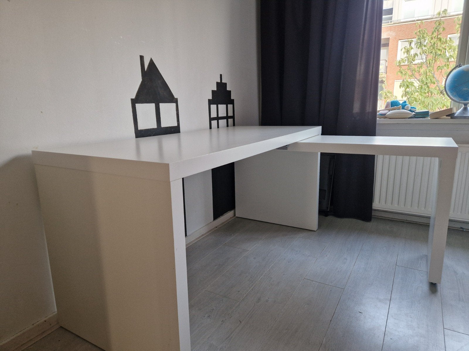 IKEA Hoekbureau met Uitschuifbaar Deel - Wit, Ophalen, Opbergruimte, Gebruikt, Spaanplaat of MDF