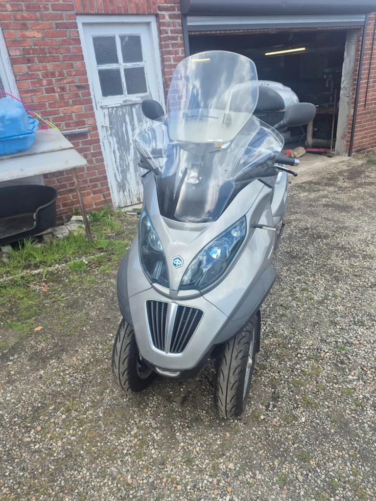 Piaggio mp3 400, Motoren, Bedrijf, Scooter