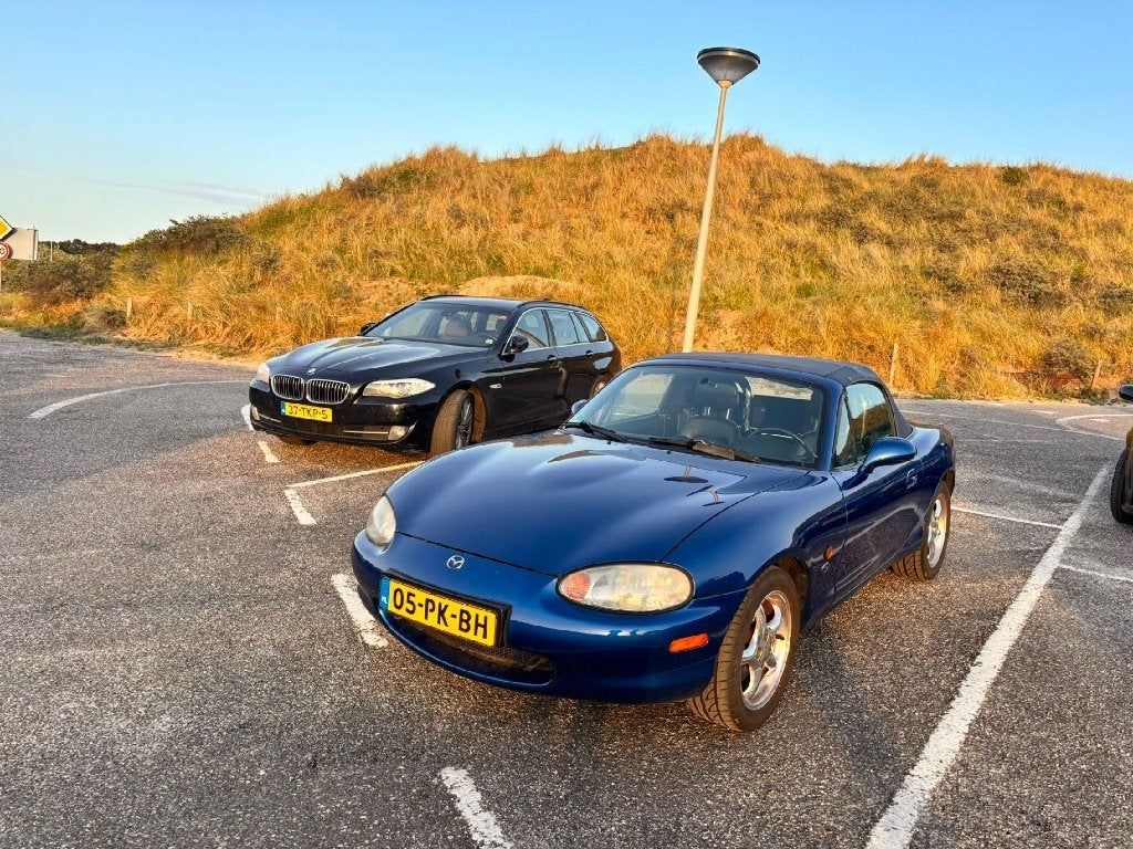 Mazda MX-5 1.8 I 1999 Blauw, Auto's, Achterwielaandrijving, 40 €/maand, 4 cilinders, Cabriolet