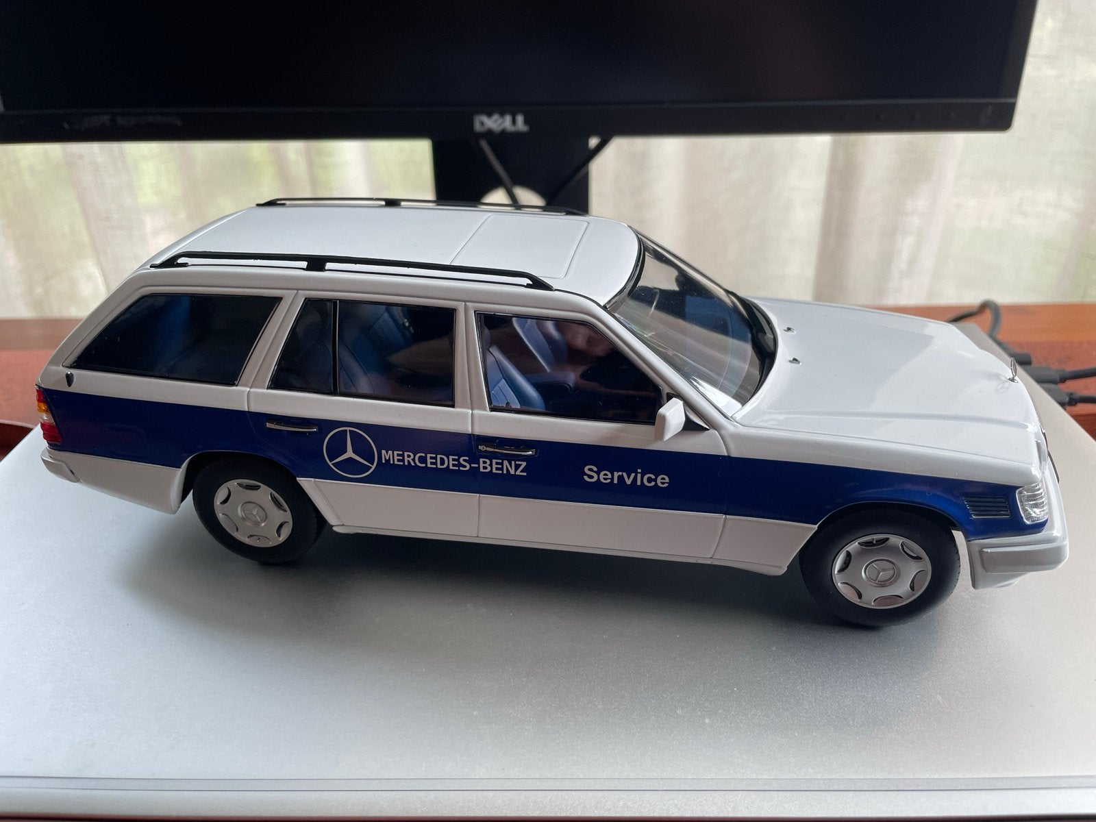 Mercedes Benz E-Klasse S124 Estate - 1995 - Service 1:18, Ophalen of Verzenden, Zo goed als nieuw, Auto, Overige merken