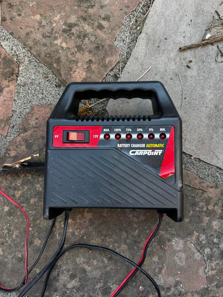 Carpoint Automatische Acculader 6V/12V, Ophalen of Verzenden, Gebruikt, Universele onderdelen