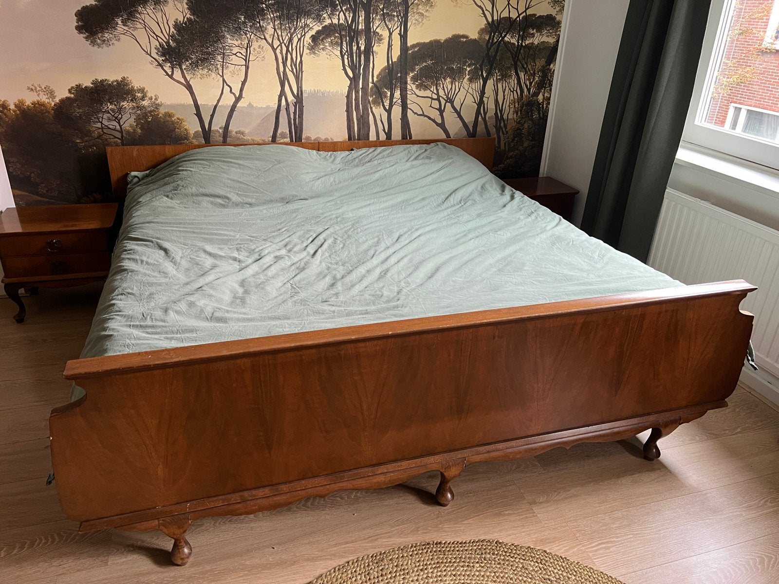 Vintage Tweepersoonsbed met Nachtkastjes. 180x190, Ophalen