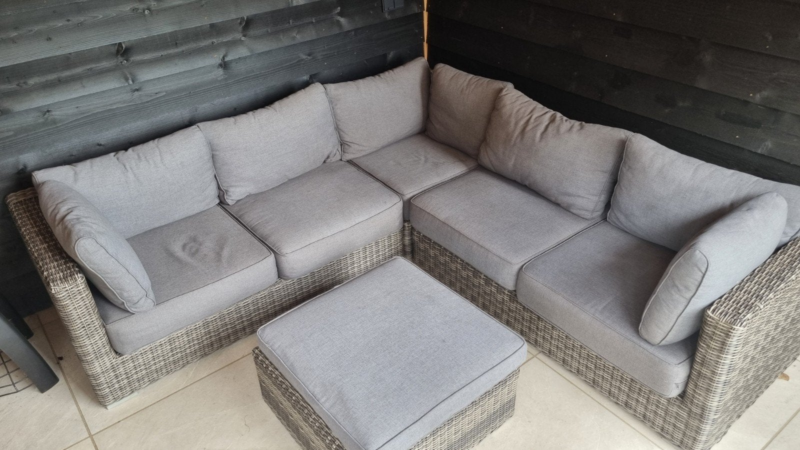 Poly rotan zithoek compleet met salontafel (235x235 cm), Ophalen, Overige materialen