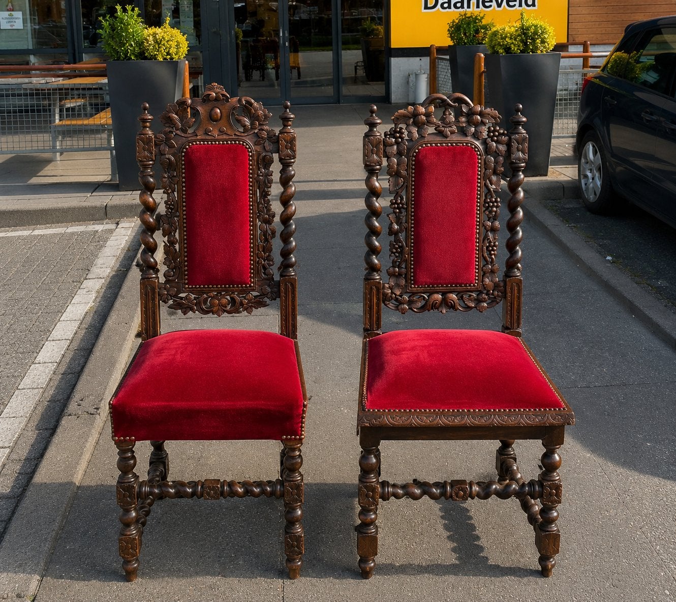 Antieke stoelen met rood fluweel - set van 2, Antiek en Kunst, Antiek | Meubels | Stoelen en Banken, Ophalen