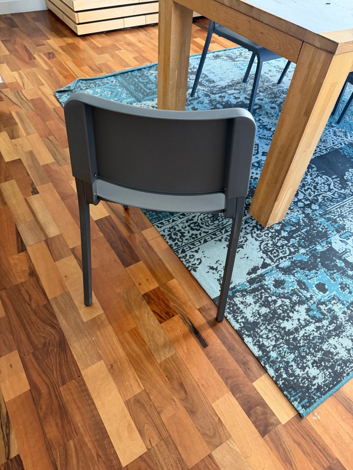 Ikea TEODORES Moderne grijze stoel, Ophalen, Kunststof, Gebruikt, Grijs