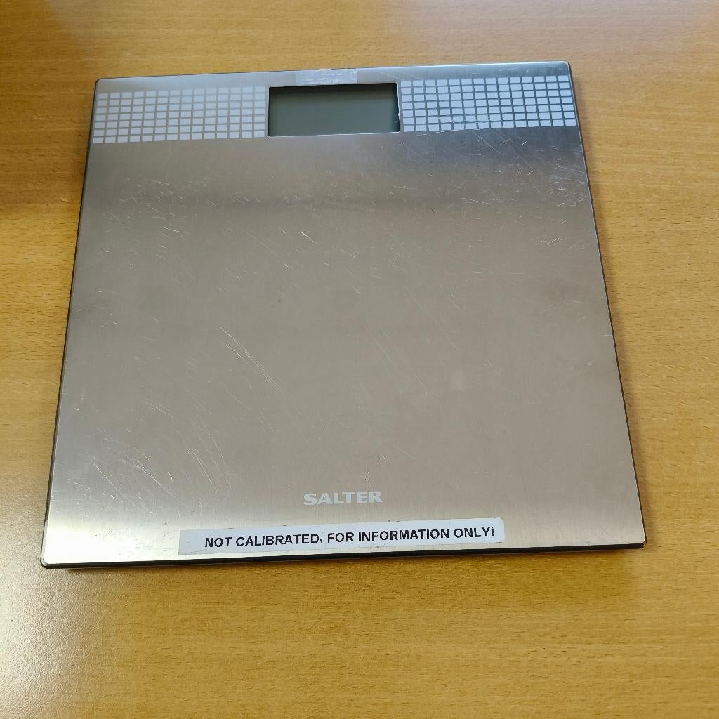 Salter ultradunne elektronische weegschaal van rvs staal, Witgoed en Apparatuur, Weegschalen, Ophalen, Gebruikt, 100 kg of meer