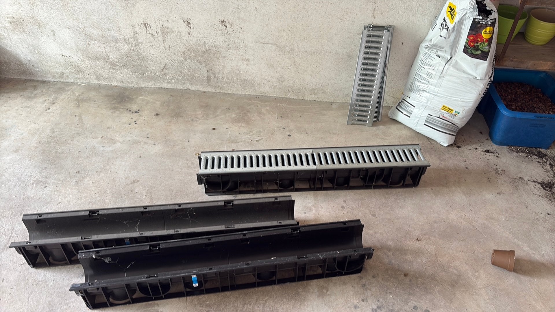 Drainagegoot. Nieuw. Met roosters, Ophalen, 2 tot 4 meter, Nieuw, 80 mm of meer