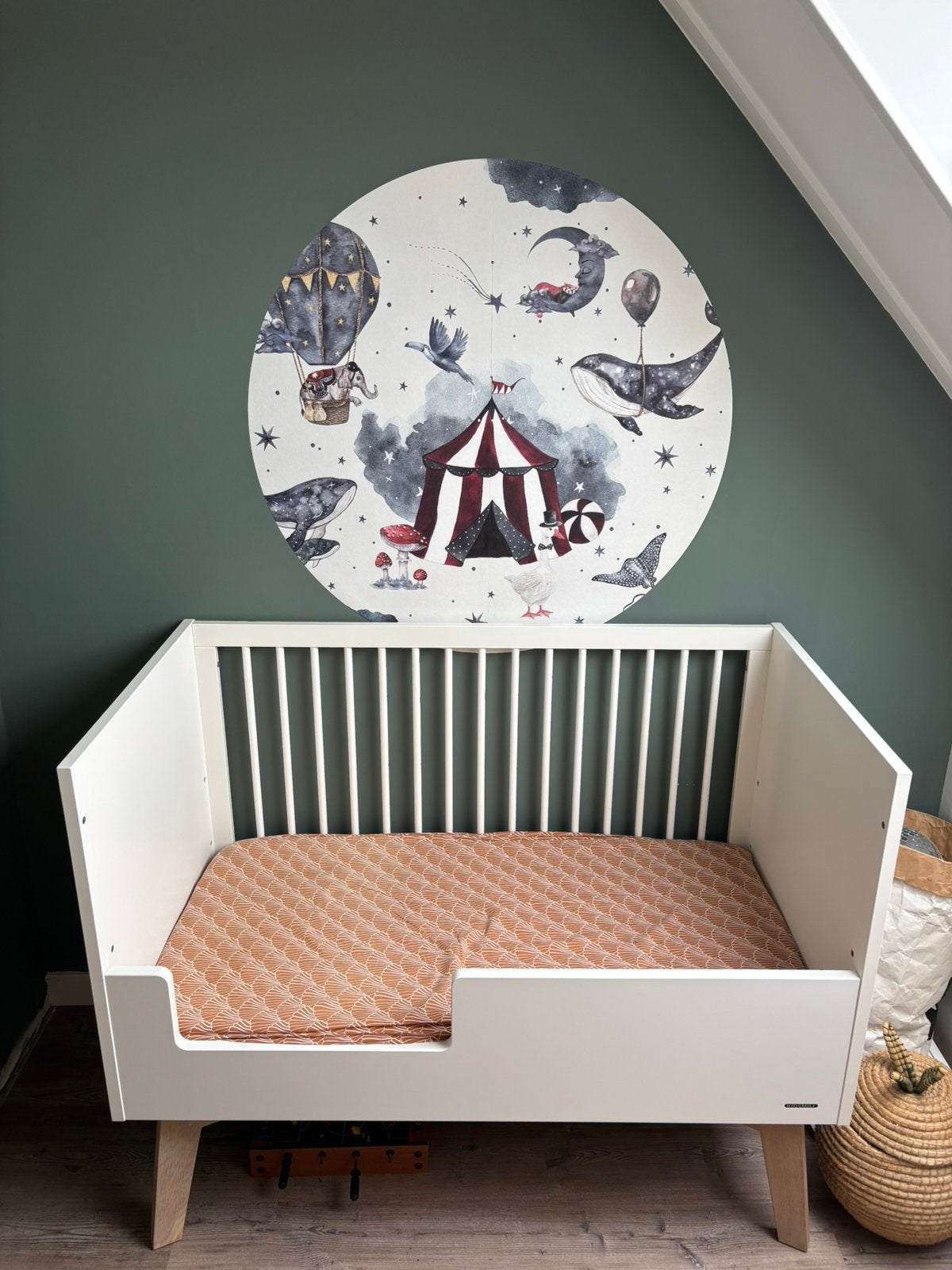 Kidsmill Sixties ledikant 60x120 – wit mat/naturel, Ophalen, 140 tot 160 cm, Zo goed als nieuw, Lattenbodem