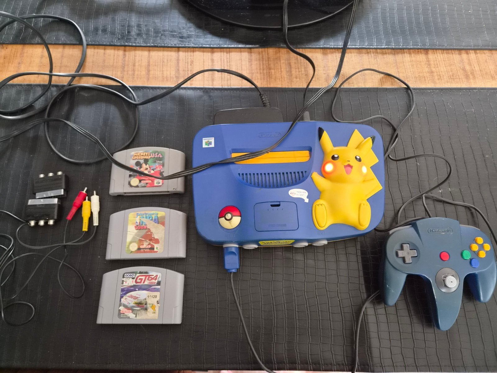 Nintendo 64 Limited Edition Pikachu Console met games, Ophalen, Gebruikt, Met 1 controller, Met games