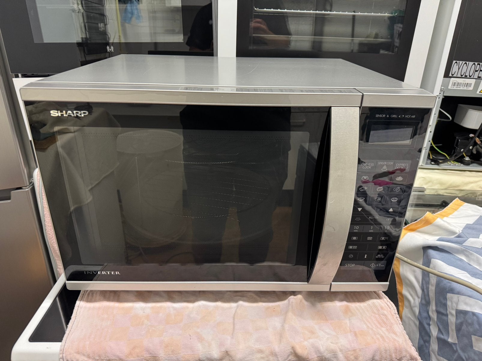 Sharp CombiMagnetron | 40L | Schoon | Werkt Goed, Witgoed en Apparatuur, Magnetrons, Ophalen, Combimagnetron, Gebruikt, Hete lucht
