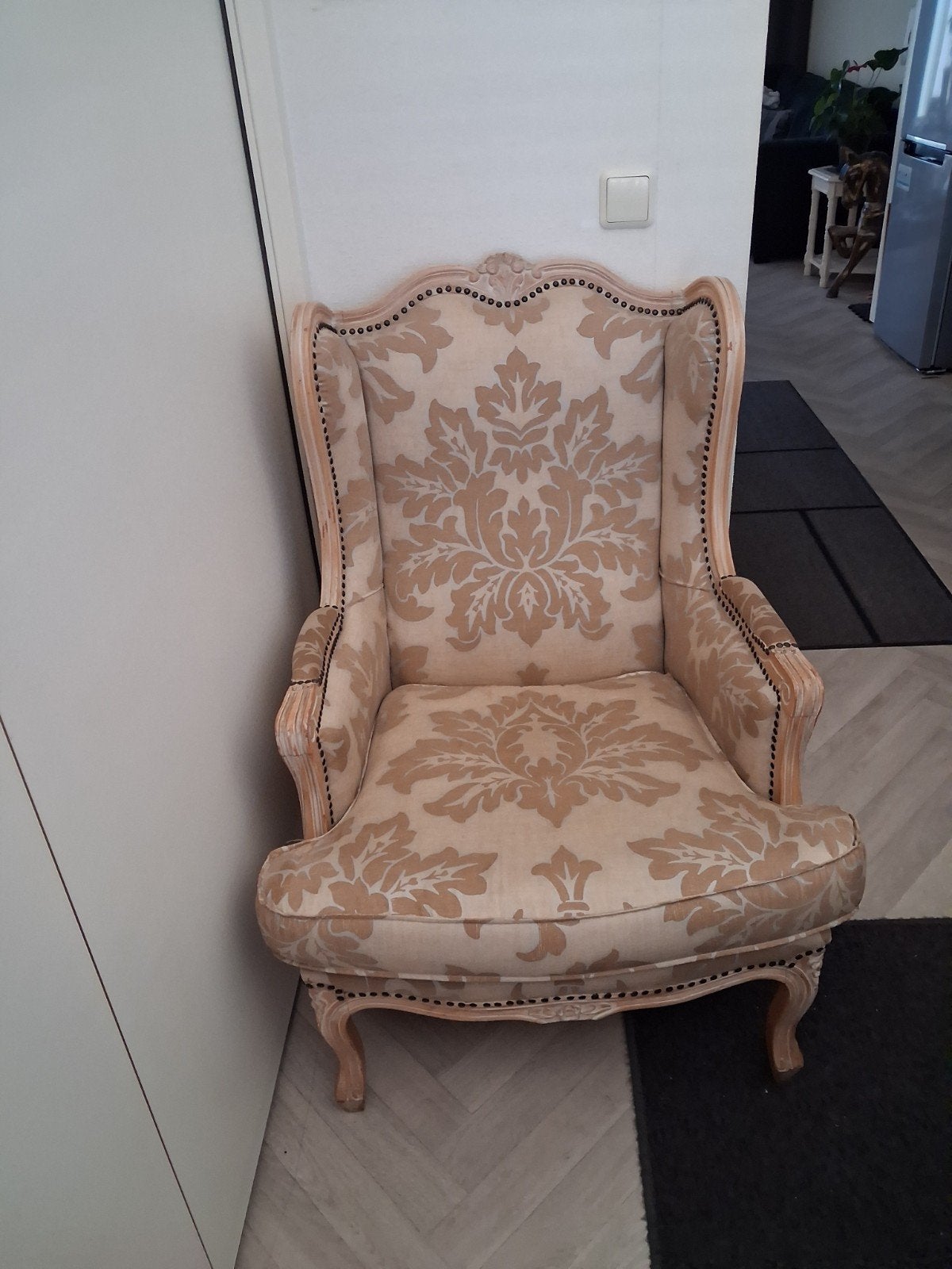 Elegante fauteuil met barok print en houten frame, Hout, Gebruikt, 75 tot 100 cm, Ophalen of Verzenden