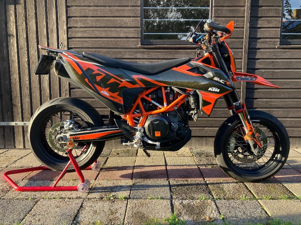 KTM 690 SMCR, 693 cc, Occasion, Motorrijbewijs A, Traction Control