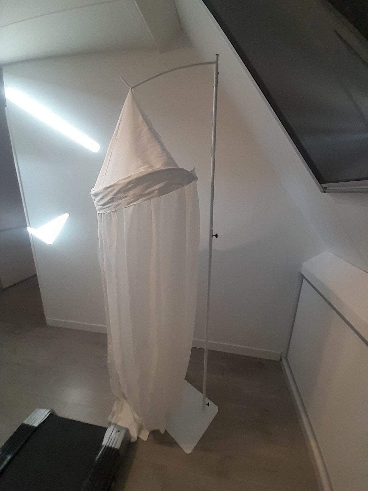 Witte klamboe met Winnie de Poeh borduursel, Inclusief standaard, Ophalen of Verzenden, Zo goed als nieuw, Wit