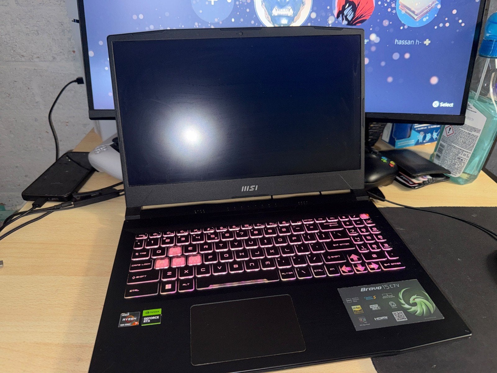 Foto 3 van MSI Bravo 15 C7V Gaming Laptop