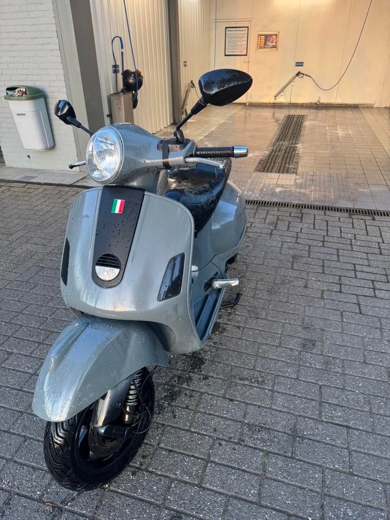 Vespa gts 250 ie, Ophalen of Verzenden, Zo goed als nieuw, Benzine