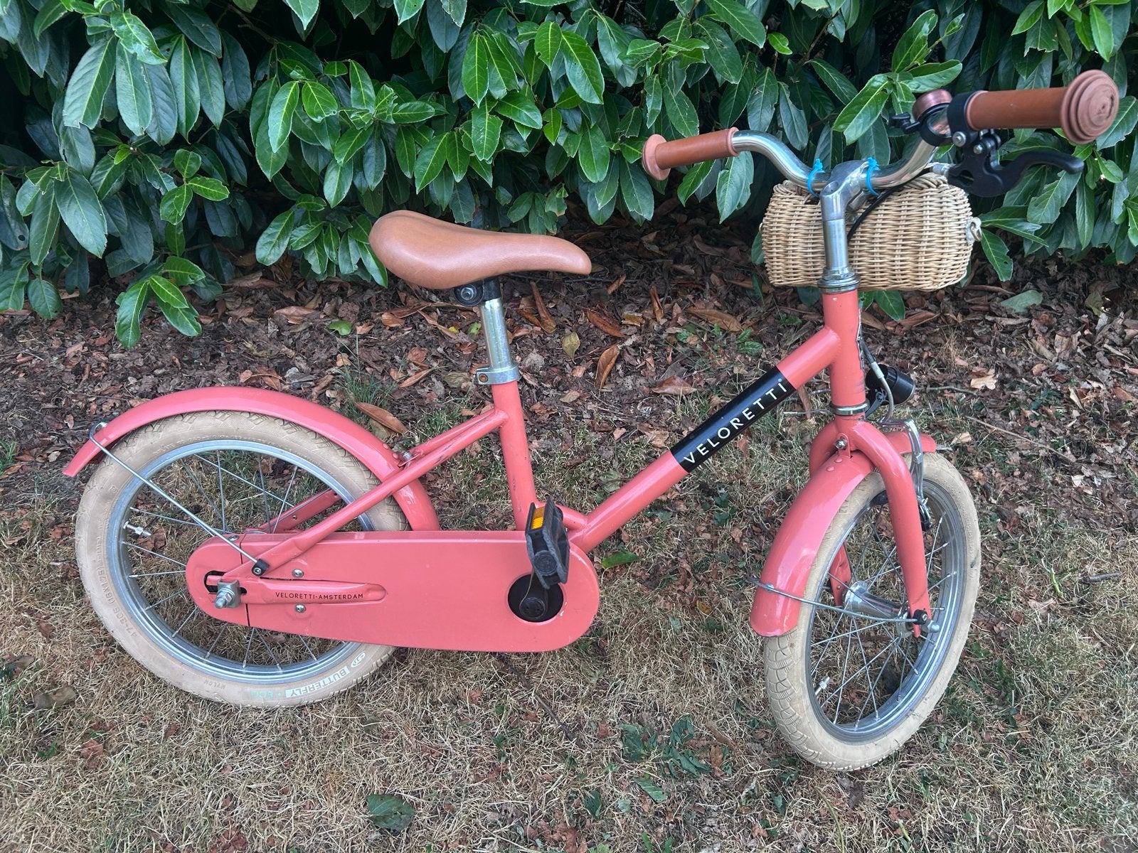 Veloretti Maxi 16 inch kinderfiets met mandje salmon pink, Ophalen, Gebruikt, Terugtraprem, 16 tot 20 inch