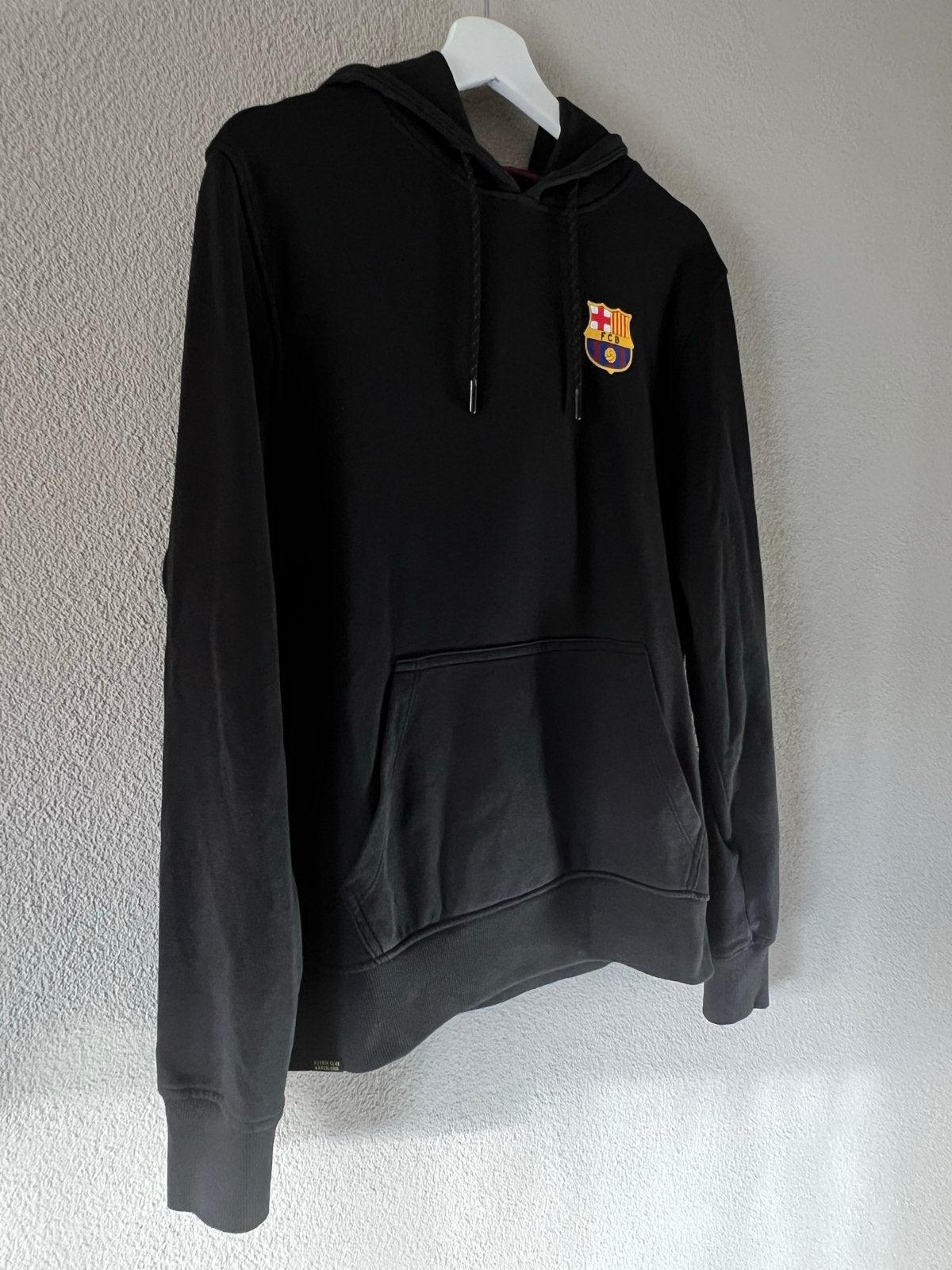 FC Barcelona Hoodie Zwart met gave illustratie op achterkant, Ophalen of Verzenden, Gedragen