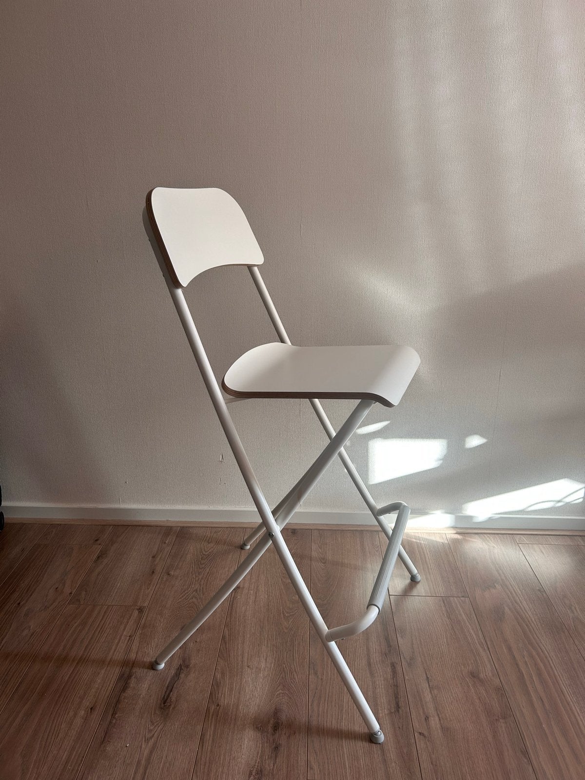 Ikea FRANKLIN kruk wit hout, Huis en Inrichting, Stoelen, Ophalen, Wit, Zo goed als nieuw, Eén