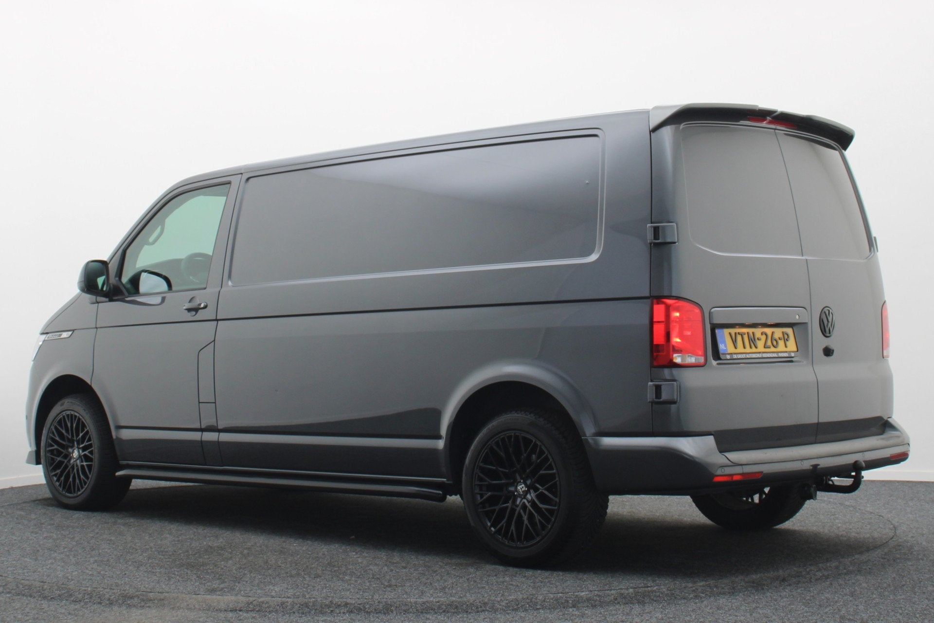 Volkswagen Transporter 2.0 TDI L2H1 28 Bulli, Voorwielaandrijving, Dealer onderhouden, Stof, Gebruikt