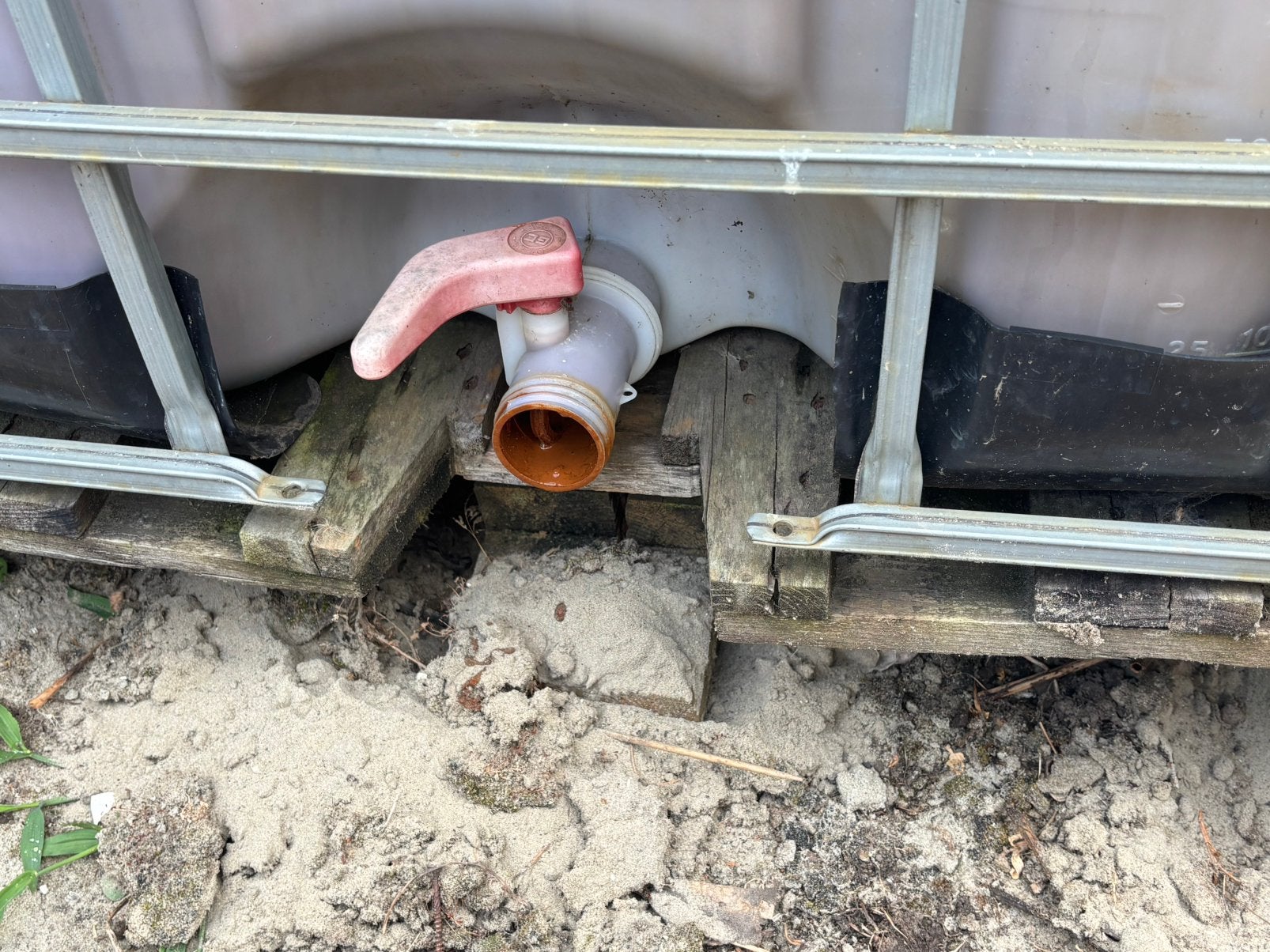 Een watertank van 1000 liter,, Ophalen of Verzenden, Zo goed als nieuw