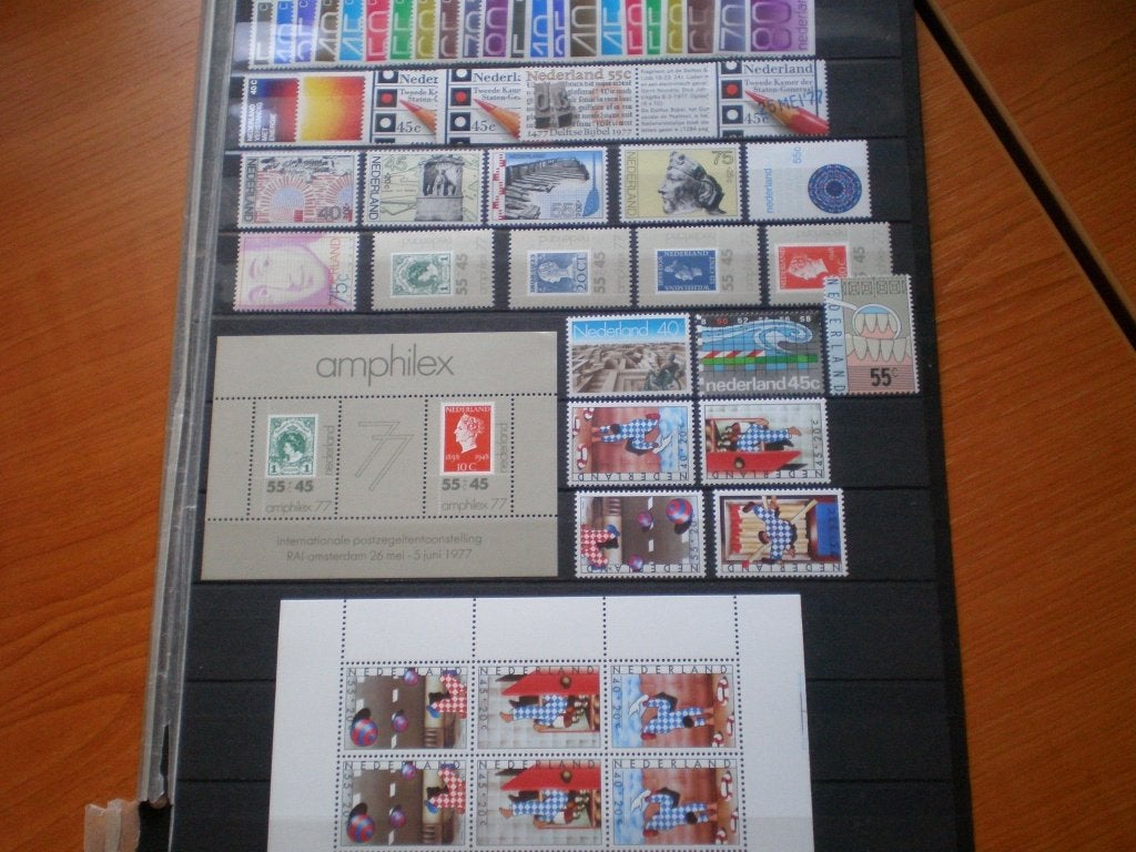 Jaargang ( ook los/per serie ) 1977 PF (S 965 ).€ 1,70, Postzegels en Munten, Postzegels | Nederland, Verzenden